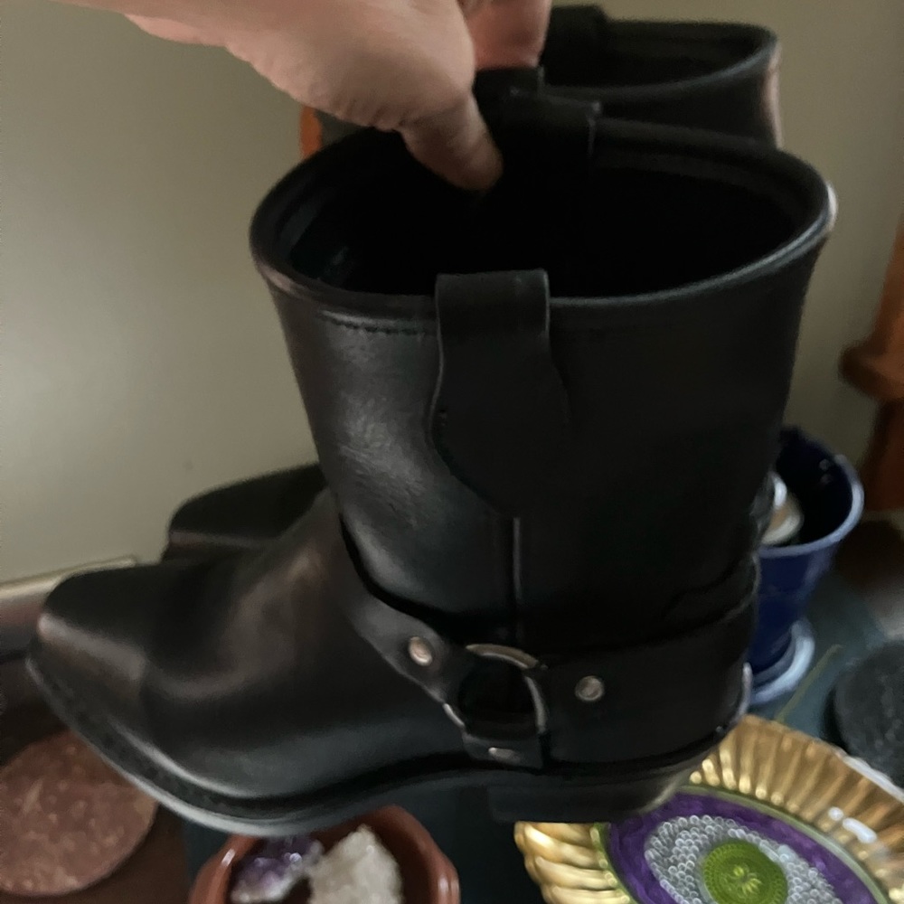 🔥🔥Sale EUC!  Black Leather Boots - Picture 2 of 7